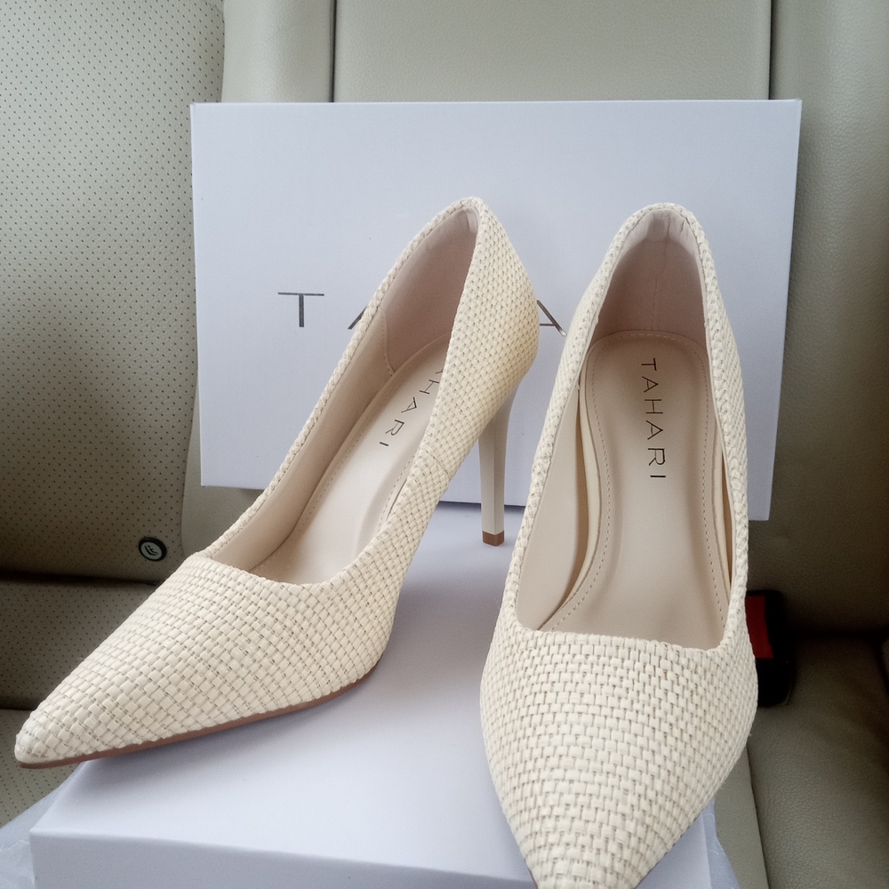 Tahari Women's Cream Heels - Picture 8 of 8
